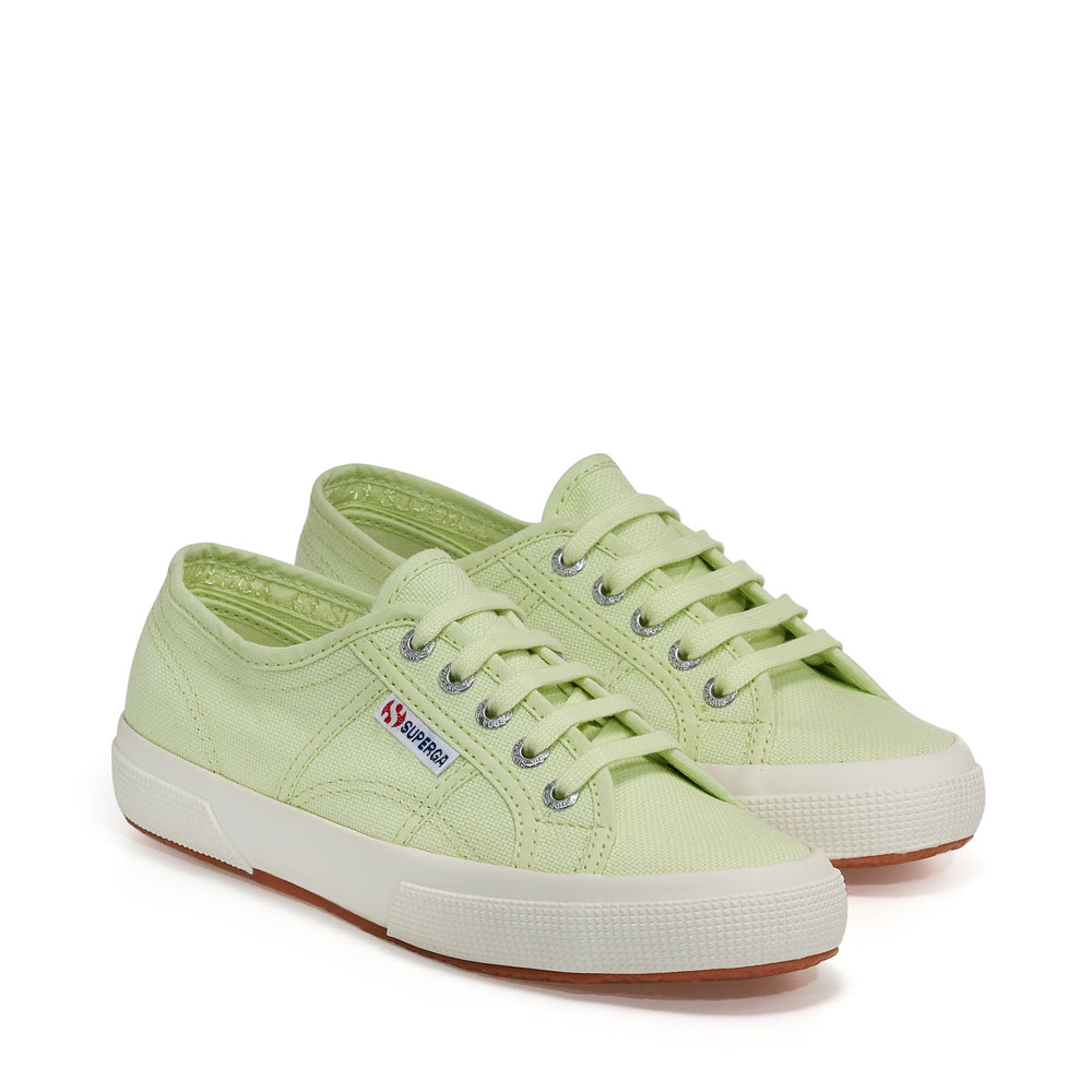 Le Superga Unisex 2750-COTU CLASSIC Sneaker GREEN PRIMROSE-F AVORIO Dressed Front (jpg Rgb)	