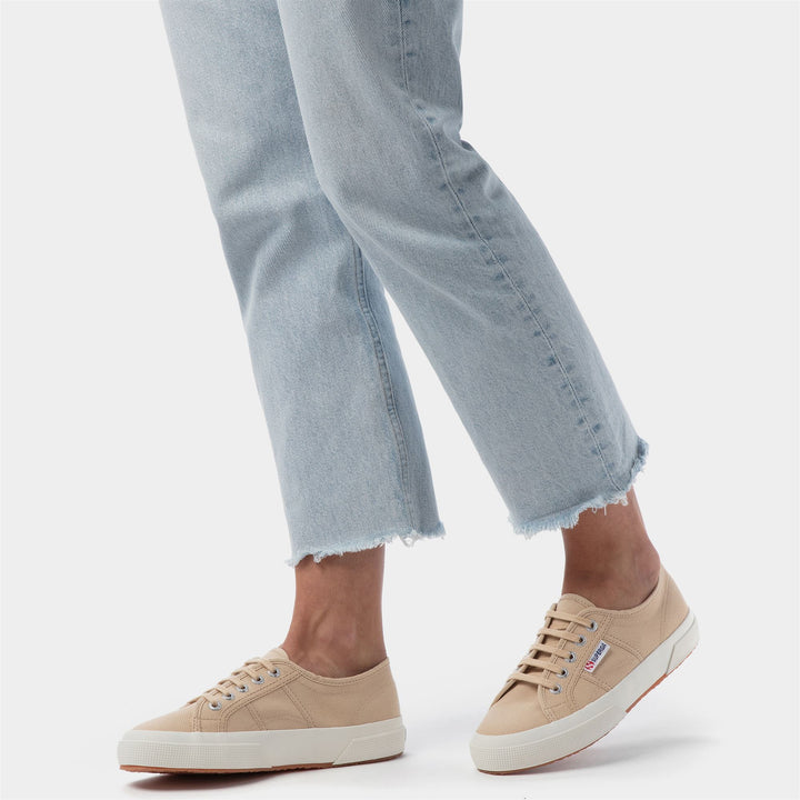 Le Superga Unisex 2750-COTU CLASSIC Sneaker BEIGE LT-F AVORIO Dressed Front Double		