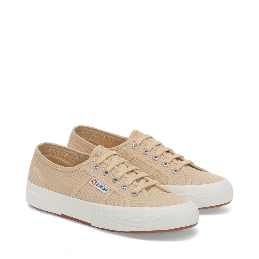 Le Superga Unisex 2750-COTU CLASSIC Sneaker BEIGE LT-F AVORIO Dressed Front (jpg Rgb)	