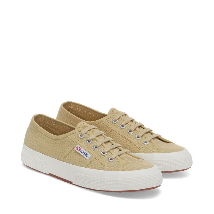 Le Superga Unisex 2750-COTU CLASSIC Sneaker GREEN OLIVE-F AVORIO Dressed Front (jpg Rgb)	