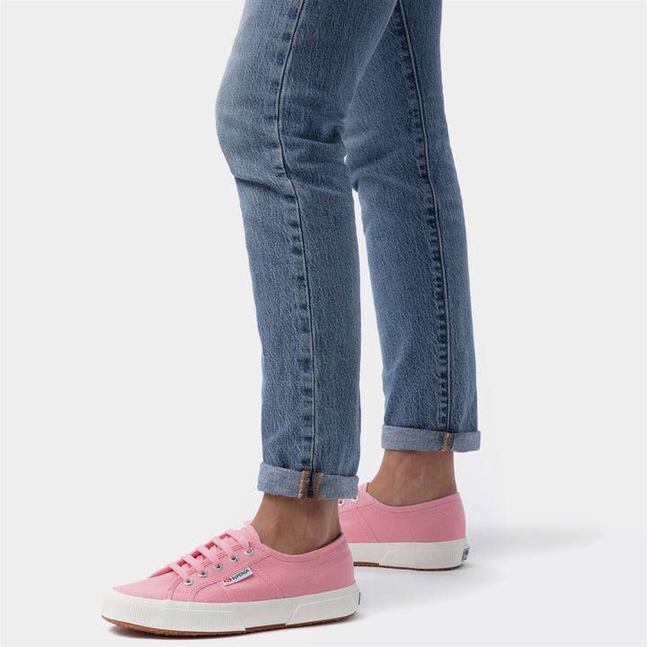 Le Superga Unisex 2750-COTU CLASSIC Sneaker PINK-FAVORIO Dressed Front Double		