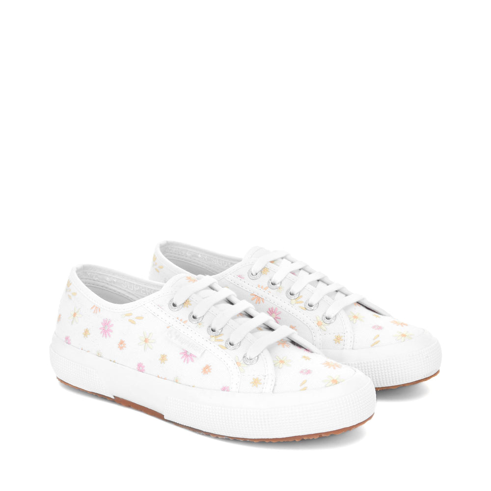 Le Superga Woman 2750 FLOWERS EMBROIDERY Low Cut WHITE-MULTICOLOR FLOWERS Dressed Front (jpg Rgb)	