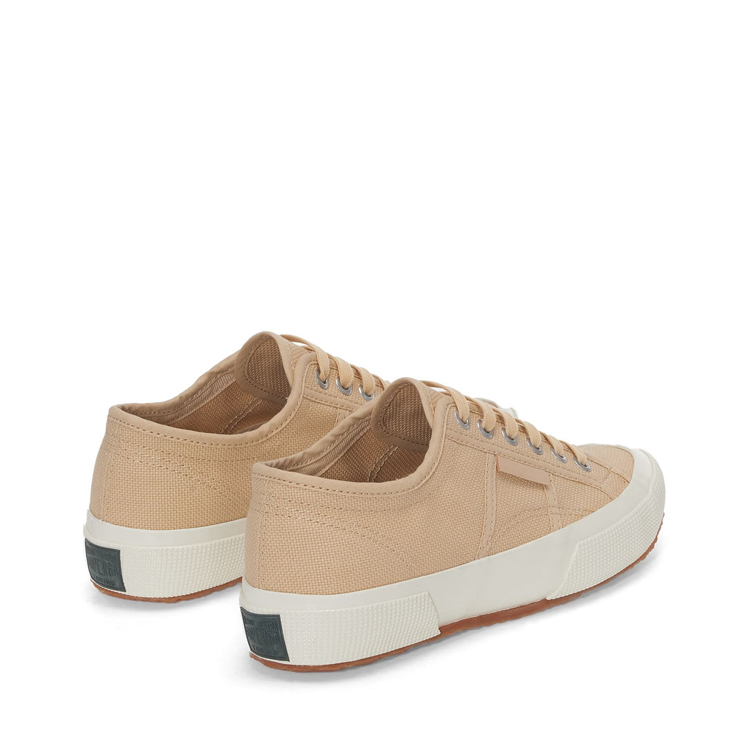 Le Superga Unisex 2750 OG Low Cut BEIGE LT-F AVORIO Dressed Side (jpg Rgb)		