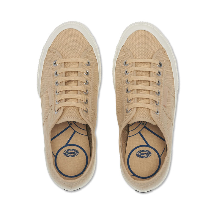 Le Superga Unisex 2750 OG Low Cut BEIGE LT-F AVORIO Dressed Back (jpg Rgb)		