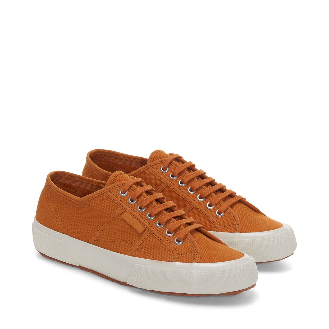 Le Superga Unisex 2750 OG Low Cut BROWN DK OCRA-FAVORIO Dressed Front (jpg Rgb)	