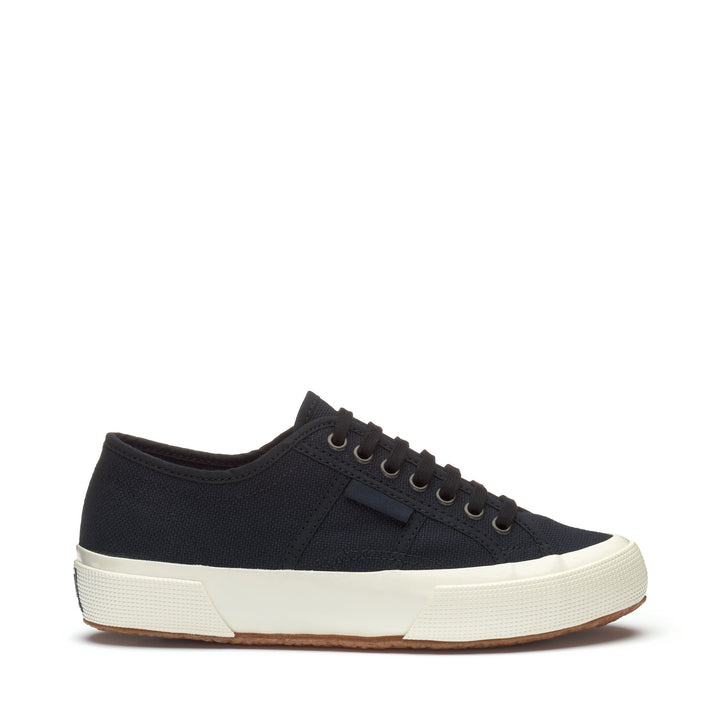 Le Superga Unisex 2750 OG Low Cut NAVY-FWHTAVORIO Photo (jpg Rgb)			