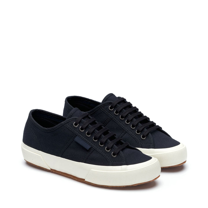 Le Superga Unisex 2750 OG Low Cut NAVY-FWHTAVORIO Dressed Front (jpg Rgb)	