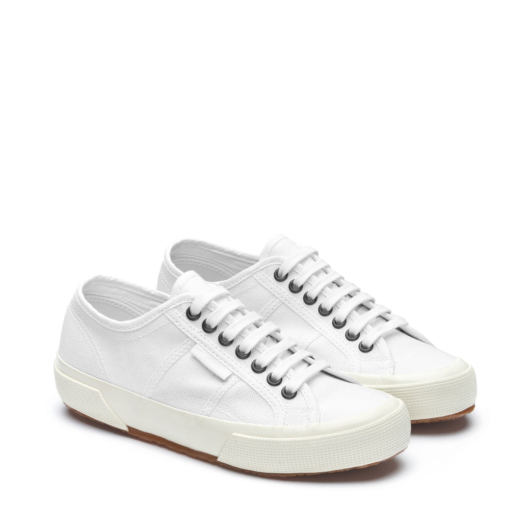 Le Superga Unisex 2750 OG Low Cut WHITE-FWHTAVORIO Dressed Front (jpg Rgb)	